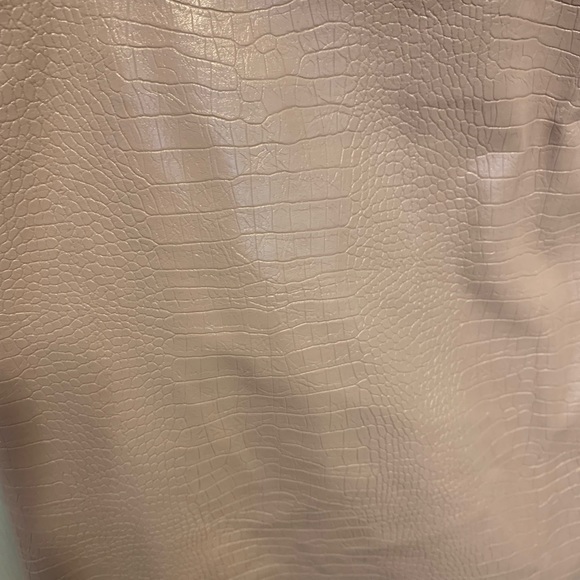 Women’s Pleather Pencil Skirt - Picture 4 of 5